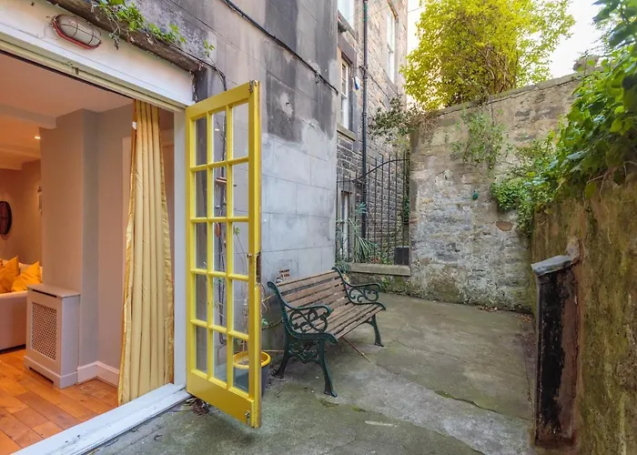 Beautiful Hideout In Center Of Edinburgh